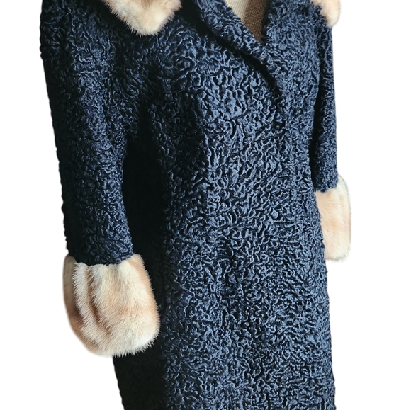 1950s Curly lamb wool and mink coat - Picture 5 of 16